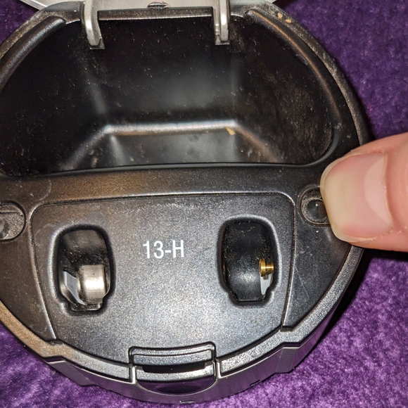 EUC REXTON Miracle Ears Hearing-Aids & Case 13H - Picture 9 of 15